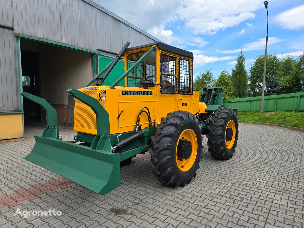 LKT šumarski traktor
