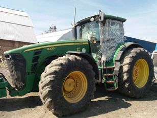 John Deere 8330 traktor točkaš