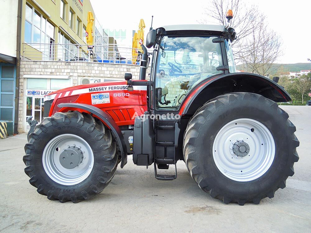Massey Ferguson 8690 traktor točkaš