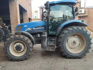 New Holland TS125 traktor točkaš