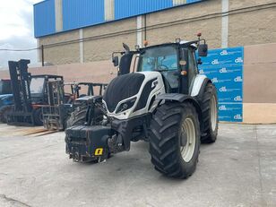 Valtra T214A traktor točkaš