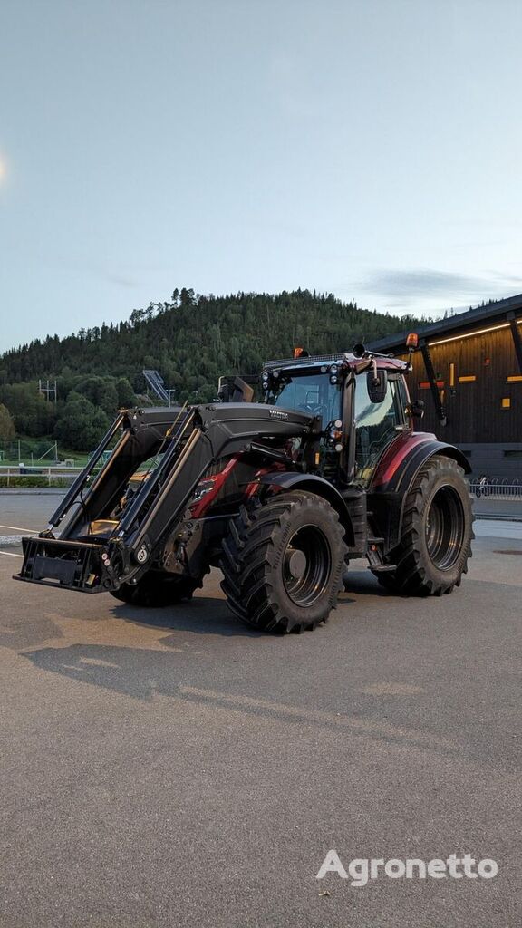 Valtra T235 traktor točkaš